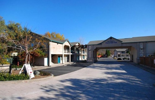 Cloverdale Hotel | Cloverdale Wine Country Inn & Suites