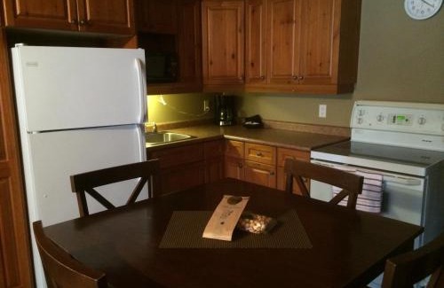 Algonquin Highlands Casa | Cloverleaf Cottages