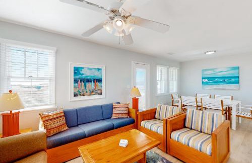 Buxton Casa | Clownfish #3A-CAC