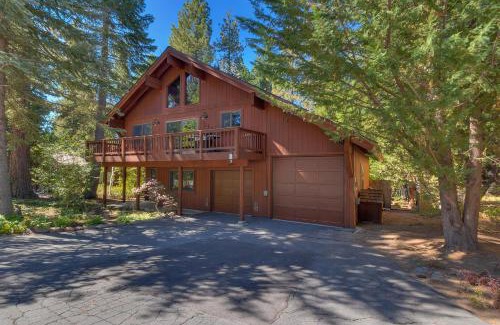 Lake Forest Casa | Club 151 at Dollar Point by Tahoe Getaways - Pet-Friendly 4BR w Hot Tub & Fenced Yard