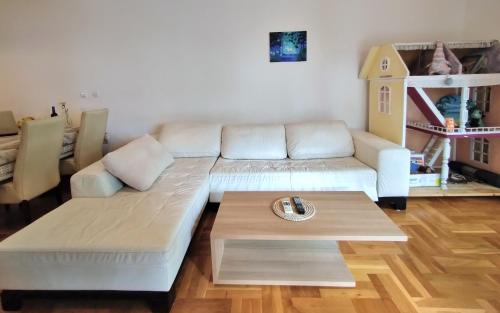 Podmaine Apartamento | Club House Apartment with Garden and Pool