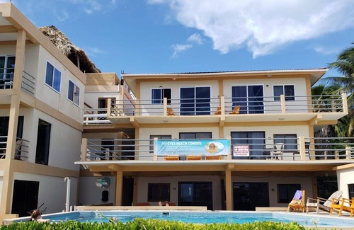Cayo Corker Hotel | Club Rooms At Popeyes Beach Resort