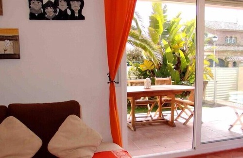 Comarruga Villa | Club Villamar - Preciosa villa con un ambiente acogedor y un bonito jardín con piscina privada