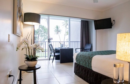 Mission Beach Hotel | Club Wyndham Mission Beach