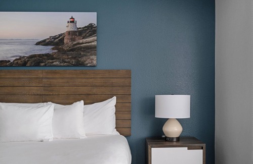 Yachting Village Hotel | Club Wyndham Newport Onshore