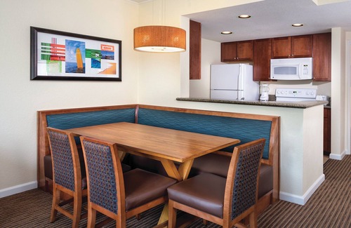 Townsite Hotel | Club Wyndham Oceanside Pier