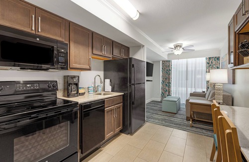Cherry Grove Beach Hotel | Club Wyndham Towers on the Grove