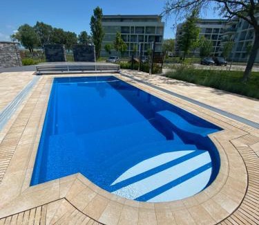 Balatonlelle Apartamento | Clyde-Premium Lelle Waterfront Private Apartment