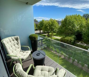 Balatonlelle Apartamento | Clyde-Premium Lelle Waterfront Private Apartment