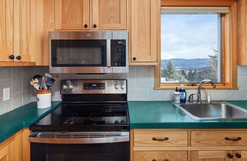 Warren Casa | Clyde's Cabin 4 Bedroom Home
