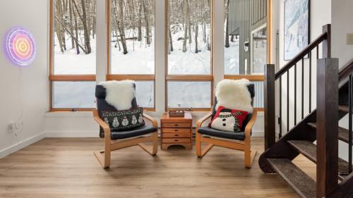 Warren Casa | Clyde's Cabin home