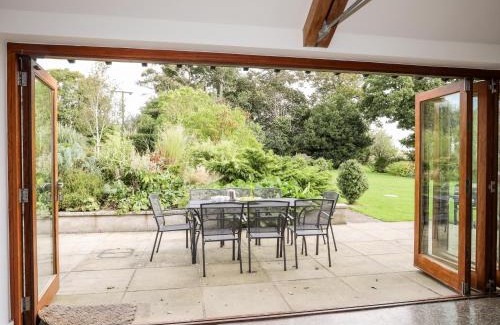 Newborough Casa | Clynnog House