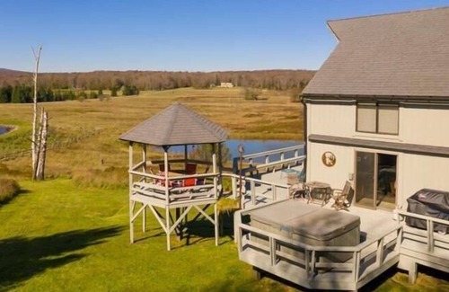Old Timberline Casa | ¡Cabaña Yankee única con vistas panorámicas! Estanque privado, acceso múltiple al lago, bañera de hidromasaje, sala de recreo