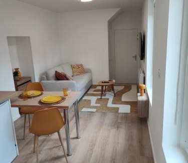 Charleville-Mezieres Apartamento | CMG Studio 002 Petit Bois Place Ducale