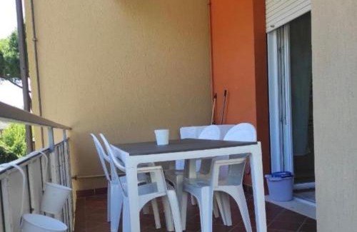 Zadina Pineta Apartamento | CN001 - Cesenatico, bilocale con balcone e aria condizionata