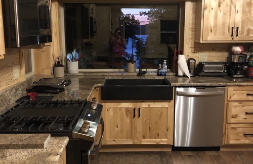 Jefferson City Cabina | CNU 10 min. Sevierville 45 min. Private dock, kayaks, fire pit. Ample Parking