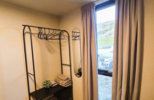 Selfoss Cabina | Cosy Northern Ligths Cabin with hot tub and magical views on the Golden Circle