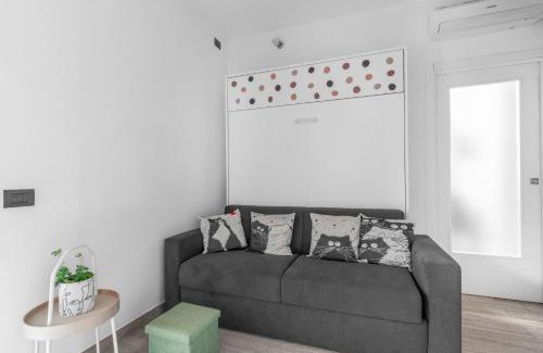 Greco Apartamento | CO5 Loreto-Duomo - Central Apartment -