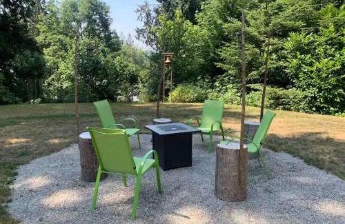 Roberts Creek Casa | Coach House