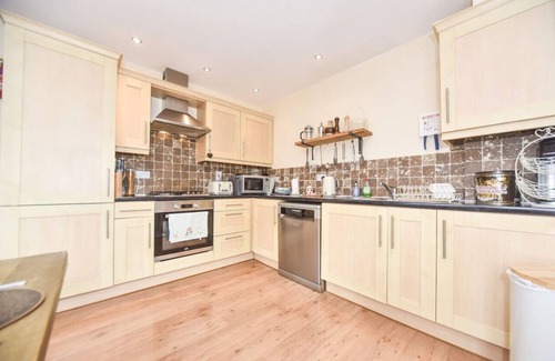 Matlock Bath Cabaña | Coach House Mews, sleeps 6! Contemporary property in the popular Matlock Bath