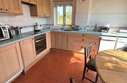 Willesborough Cabaña | Coach House with walled garden, spacious in Kent countryside on small holding