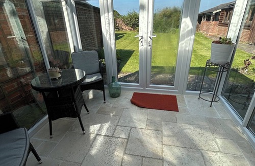 Willesborough Cabaña | Coach House with walled garden, spacious in Kent countryside on small holding