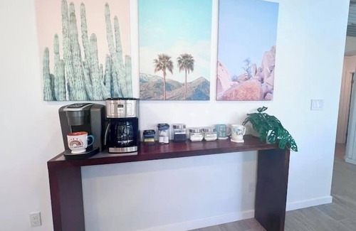 Desert Hot Springs Casa | Coachella Festivals & Summer Specials, inquire!Putting Green, Bocce, large yard.