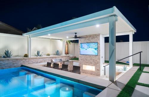 Coachella Casa | Coachella Luxe Oasis 6BR Resort Self Check-in