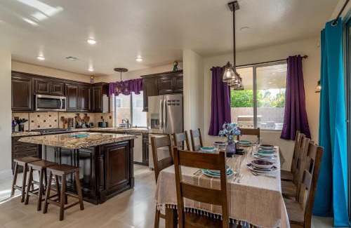 Bella Vida Casa | Coachella Play - 6BR Multi-Gen Fun Zone and Retreat with free heated pool