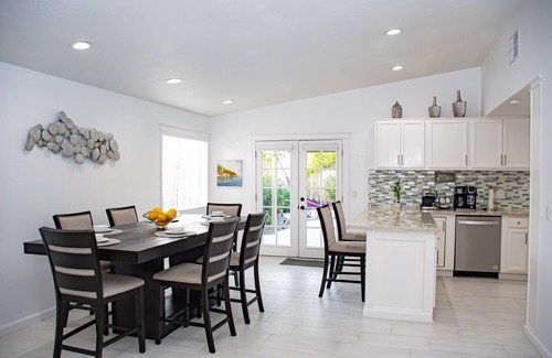 Indio Casa | Coachella Poolside Paradise, accommodates up to 10 guest