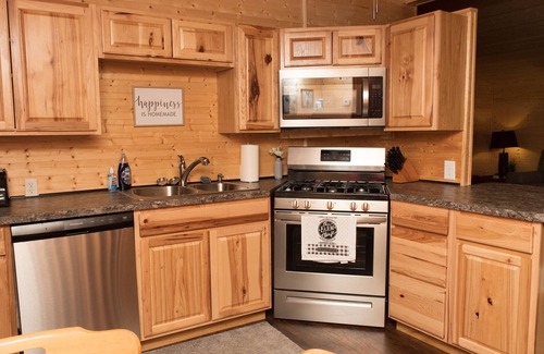 Paducah Cabina | Coaches' Cabin at Ramp 11 Retreat by Concord Sun
