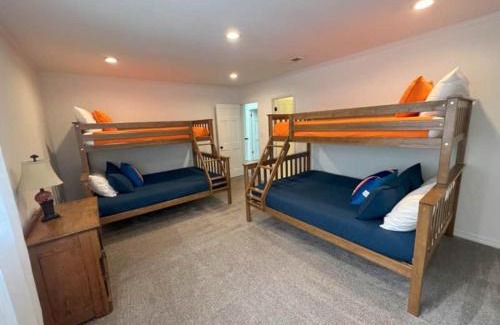 Gainesville Casa | Coaches House - 2 miles from Ben Griffin Stadium