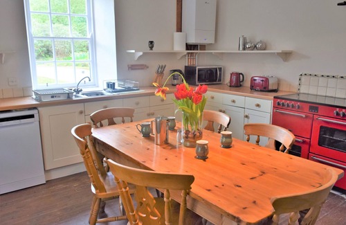 Carsethorn Cabaña | Coachmans Cottage - a cottage that sleeps 10 guests in 4 bedrooms