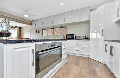 Cessnock Casa | Coal d' Vine Entertainer - Cessnock NSW