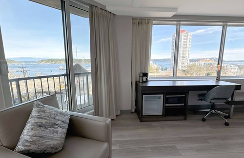 Regional District of Nanaimo Hotel | Coast Bastion Hotel