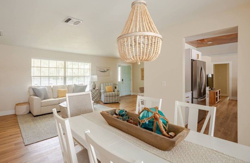Florida Ridge Casa | Coast Cottage - Charming 3-bedroom house with private heated pool.