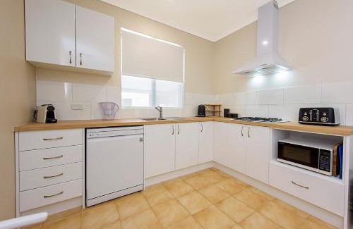 Geographe Casa | Coast Haven Busselton Bright, Retreat Near Beach
