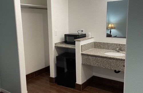Townsite Hotel | Coast Inn