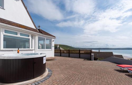 Mortehoe Casa | Coast View - 5 bedrooms with hot tub & sea views
