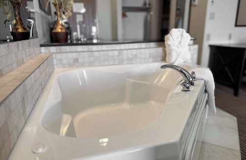 Weyburn Hotel | Coast Weyburn Hotel