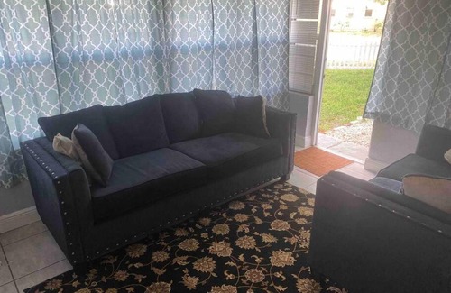 Lake Worth Casa | Coastal 1948 Cottage Near the Beach