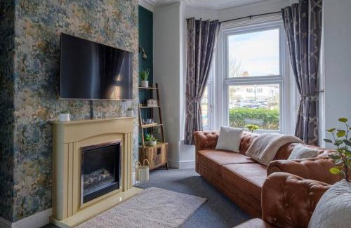 Cleethorpes Casa | Coastal 3-Bed with Great Rates for Long Stays