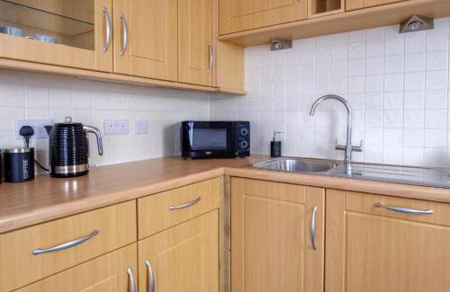 Cleethorpes Casa | Coastal 3-Bed with Great Rates for Long Stays