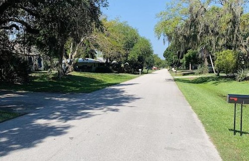 Florida Ridge Casa | *COASTAL BEAUTIFUL Pool Home All to yourself! *