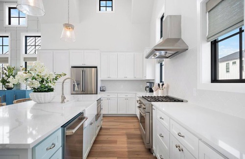 Cinnamon Shore Cabaña | Coastal Belle 117 WI