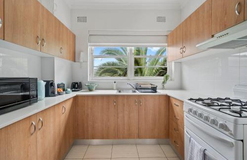 Bondi Apartamento | Coastal Bliss 2BR Apt in Bondi with Parking