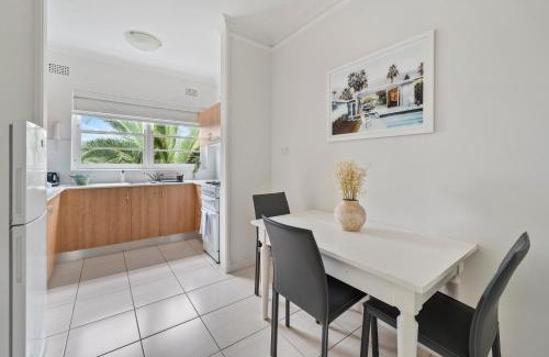 Bondi Apartamento | Coastal Bliss 2BR Apt in Bondi with Parking