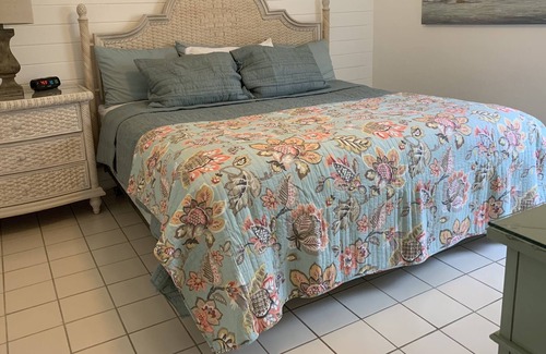 Bay Esplanade Casa | Coastal Breeze - A Weekly Rental 4 Bedroom Home by Redawning