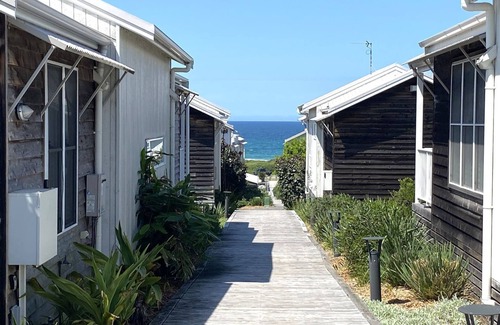 Caves Beach Villa | Caves Beach Villa Coastal Breeze