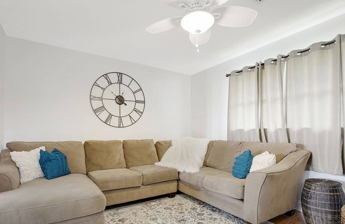Hobe Sound Casa | Coastal Breeze Bungalow - Beautiful Hobe Sound / Close to Beach / 3 BE - 3 BA